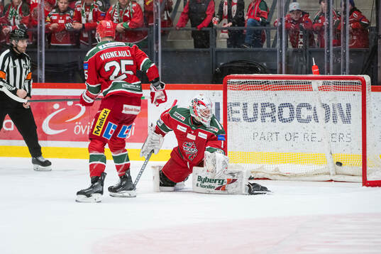 Modos målvakt Ebbe Lundberg släpper in 3-4 målet