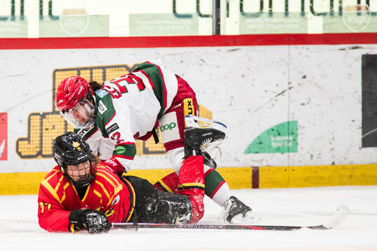 Brynäs Hanna Thuvik och Modos Mariam El-Mahmadi