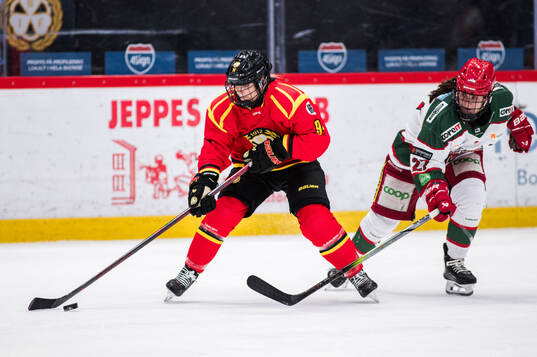 Brynäs Oona Koukkula och Modos Alexie Guay