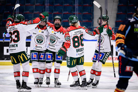 Frölundas Elisa Holopainen jublar