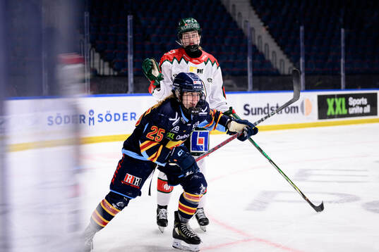 Frölundas Sanni Rantala och Djurgårdens Sara Säkkinen