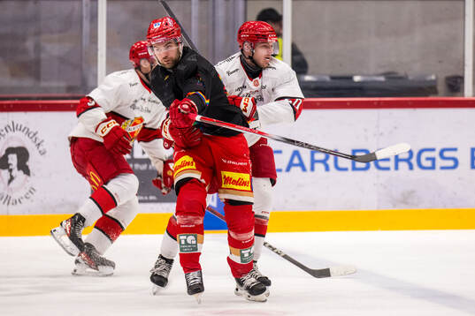 Kalmars Gabriel Olsson och Almtunas Joel Thulin