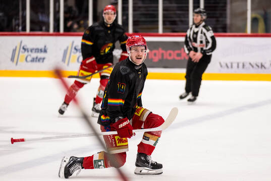 Kalmars Andrew Vanderbeck jublar