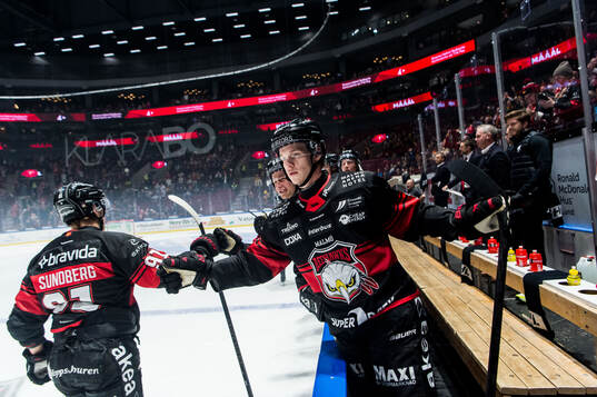 Malmö Redhawks Joona Ikonen jublar