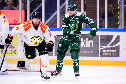 Brynäs Simon Bertilsson och Färjestads Michael Lindqvist