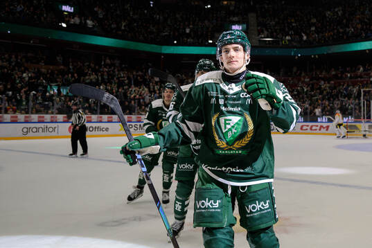 Färjestads Joel Nyström jublar