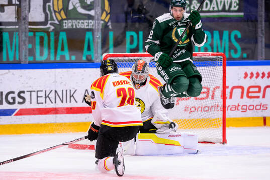 Brynäs målvakt Ludvig Persson och Färjestads Per Åslund
