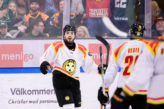 Brynäs Bobby Trivigno jublar