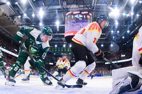 Färjestads Joel Kellman och Brynäs Johannes Kinnvall