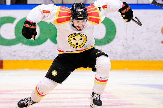 Brynäs Bobby Trivigno jublar