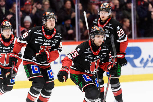 Örebros David Quenneville jublar