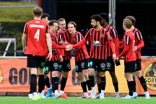 Bläddra bland fler bilder av Fotboll, Träningsmatch, Brommapojkarna - AIK