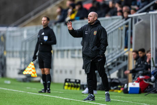 Brommapojkarnas tränare Fredrik Landén