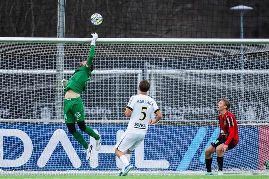Brommapojkarnasmålvakt Davor Blazevic