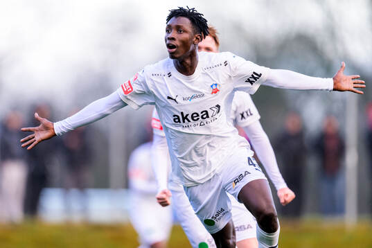 Helsingborgs Abdoulie Manneh jublar