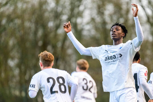 Helsingborgs Abdoulie Manneh jublar