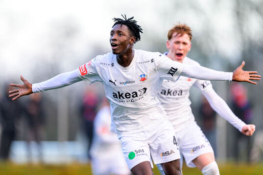 Helsingborgs Abdoulie Manneh  jublar
