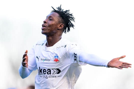 Helsingborgs Abdoulie Manneh  jublar