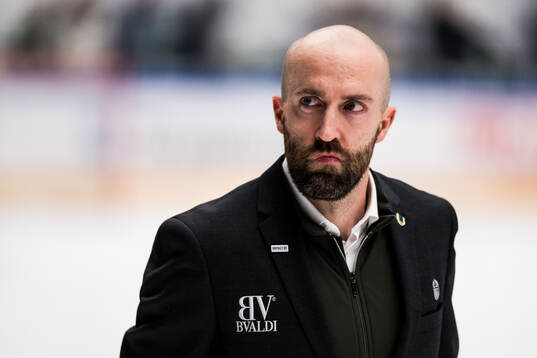 Rögles assisterande tränare Taylor Matson
