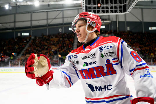 Timrås Oliver Kapanen jublar