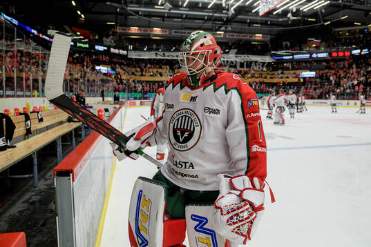 Frölundas målvakt Lars Johansson deppar