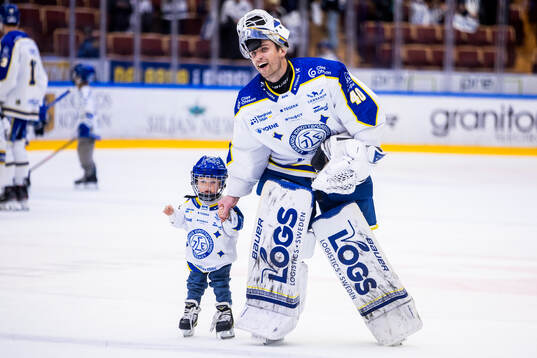 Leksands målvakt Mantas Armalis jublar
