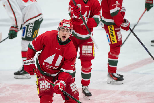 Modos Tobias Winberg innan ishockeymatchen i SHL mellan