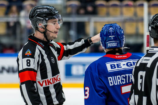 Domare Oscar Niklasson och Oskarshamns Niclas Burström