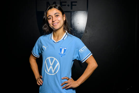 Malmö FF presenterar Ines Belloumou som ny spelare med