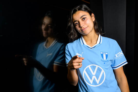 Malmö FF presenterar Ines Belloumou som ny spelare med