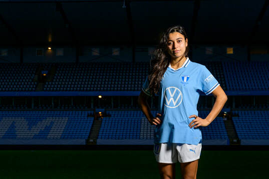 Malmö FF presenterar Ines Belloumou som ny spelare med