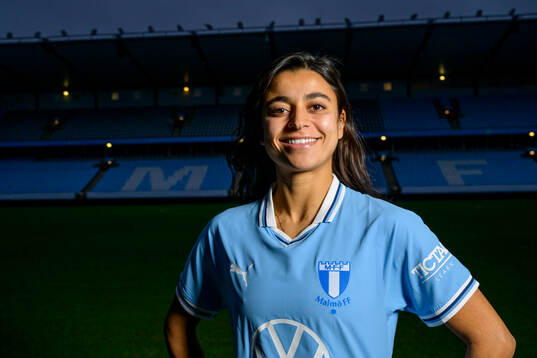 Malmö FF presenterar Ines Belloumou som ny spelare med