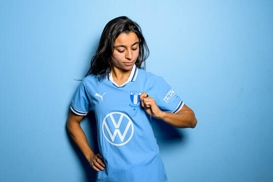 Malmö FF presenterar Ines Belloumou som ny spelare med