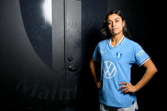 Malmö FF presenterar Ines Belloumou som ny spelare med