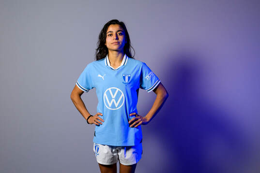 Malmö FF presenterar Ines Belloumou som ny spelare med