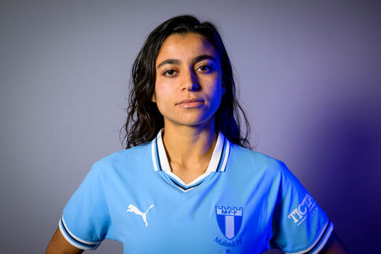 Malmö FF presenterar Ines Belloumou som ny spelare med