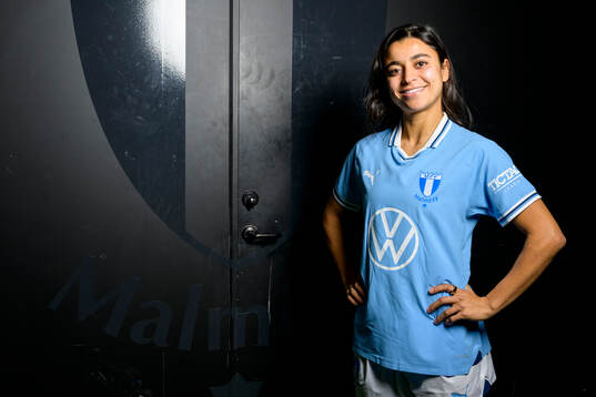 Malmö FF presenterar Ines Belloumou som ny spelare med