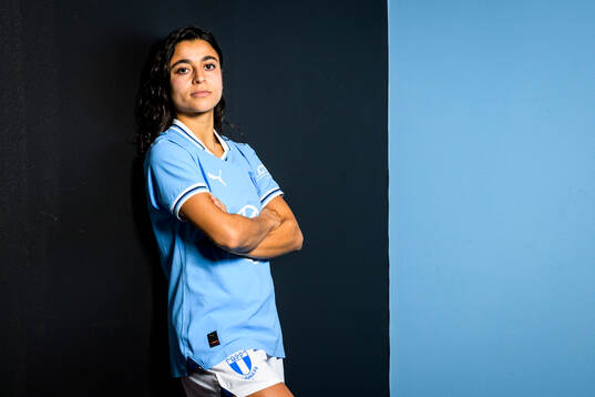 Malmö FF presenterar Ines Belloumou som ny spelare med