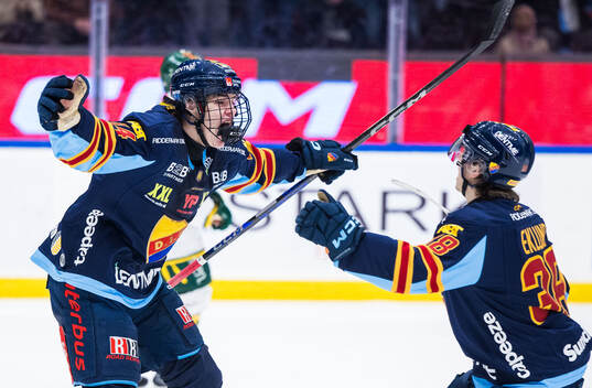 Djurgårdens Anton Frondell och Victor Eklund jublar