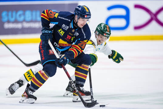 Djurgårdens Jonathan Tychonick och Björklövens Axel