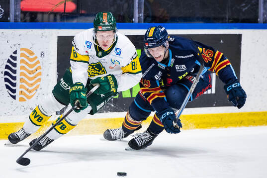 Björklövens Daniel Viksten och Djurgårdens Hugo Blixt