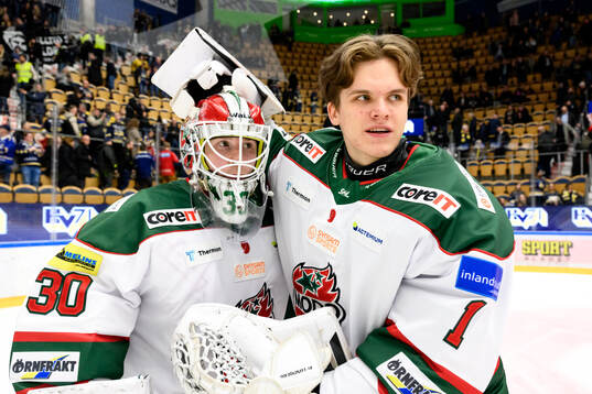 Modos målvakt Lassi Lehtinen och målvakt Ebbe Lundberg