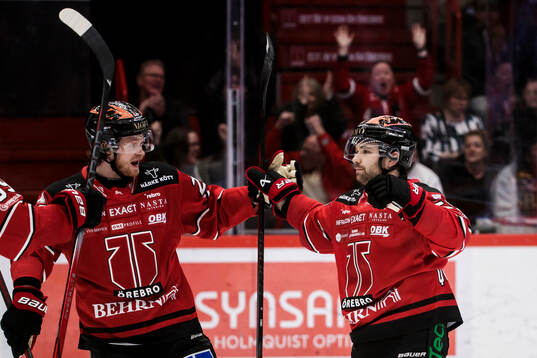 Örebros David Quenneville jublar