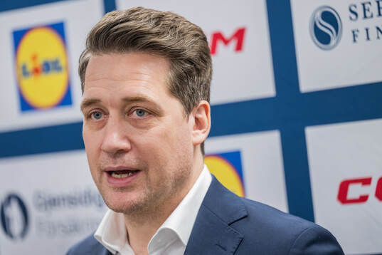 Tre Kronors förbundskapten Sam Hallam
