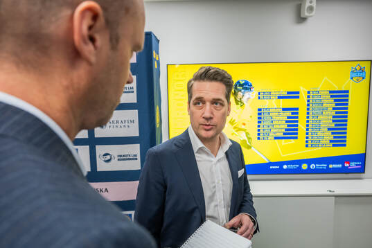 Tre Kronors förbundskapten Sam Hallam