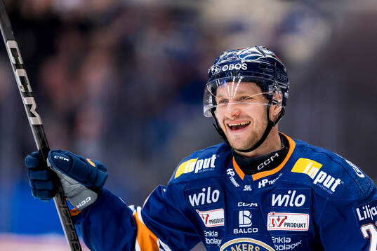 Växjös Sebastian Strandberg jublar