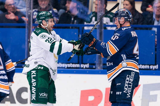 Färjestads Per Åslund och Växjös Dennis Rasmussen