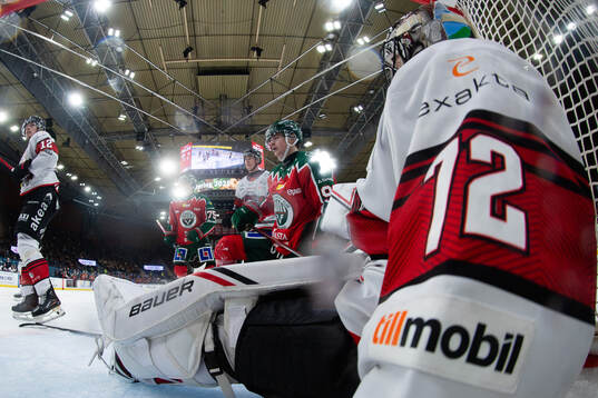 Frölundas Filip Cederqvist och Malmö Redhawks målvakt