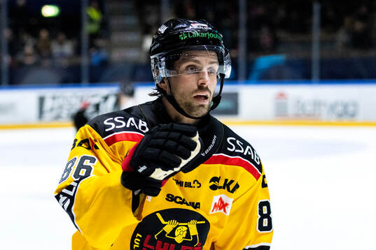 Luleås Mathias Bromé jublar