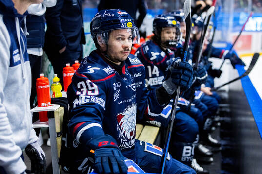 Linköpings Ty Rattie deppar
